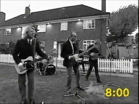 Текст песни Status Quo - When You Walk In The Room