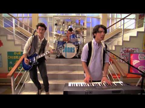 Текст песни Jonas Brothers - tell me why