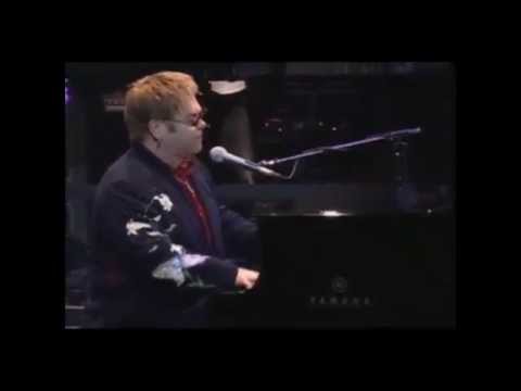 Текст песни Elton John - Bite Your Lip