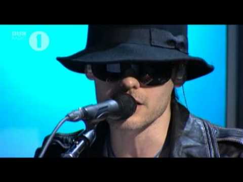 Текст песни  - This is War (BBC Radio 1 Live acoustic version)