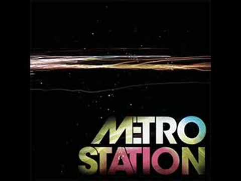 Текст песни Metro Station - California