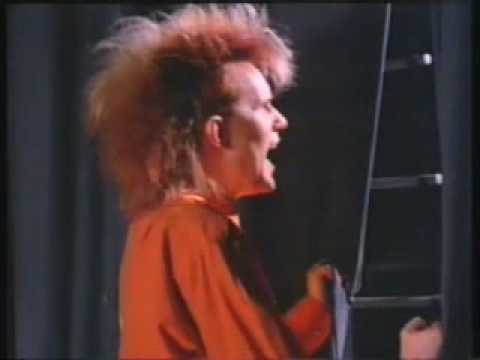 Текст песни Howard Jones - Things Can Only Get Better