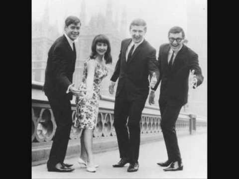 Текст песни The Seekers - On The Other Side