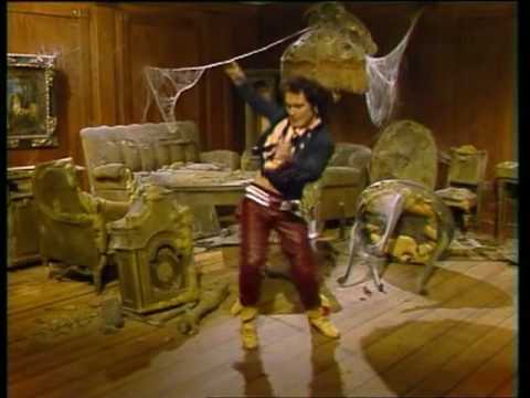 Текст песни Adam And The Ants - Goody Two Shoes