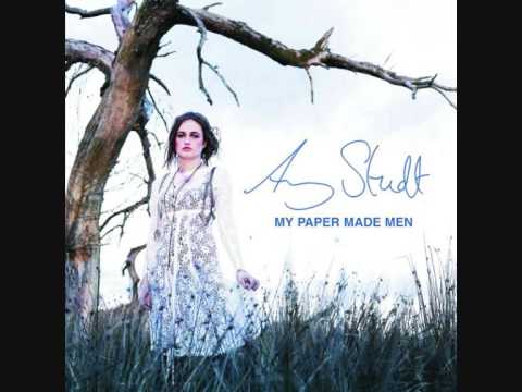 Текст песни Amy Studt - She Walks Beautiful