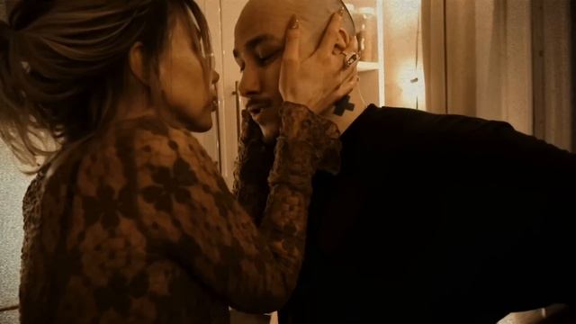 клип CHEPIKK, Холла - Не люби меня