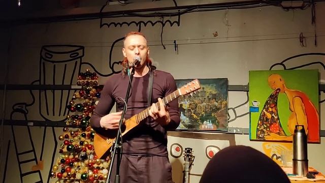 Текст песни  - Сколько на свете хороших друзей