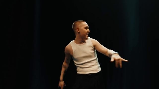 Текст песни  - Полетела