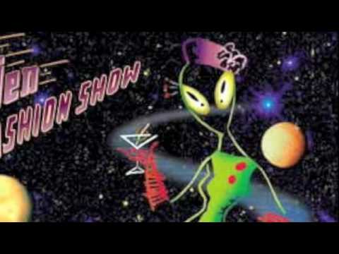 Текст песни Alien Fashion Show - Slim And Sally