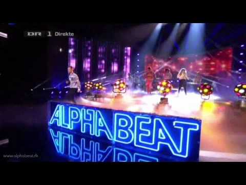 Текст песни Alphabeat - Show Me What Love Is