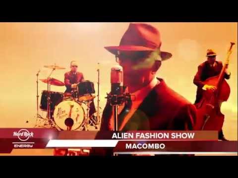 Текст песни Alien Fashion Show - Secret Pill
