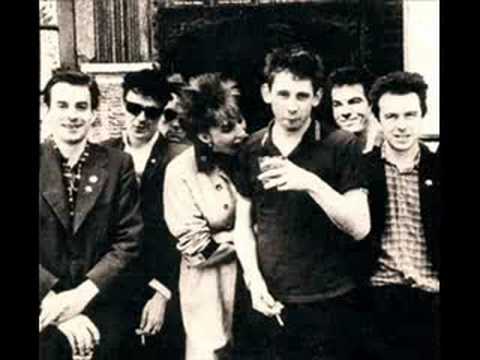 Текст песни The Pogues - Im a Man You Dont Meet Every Day