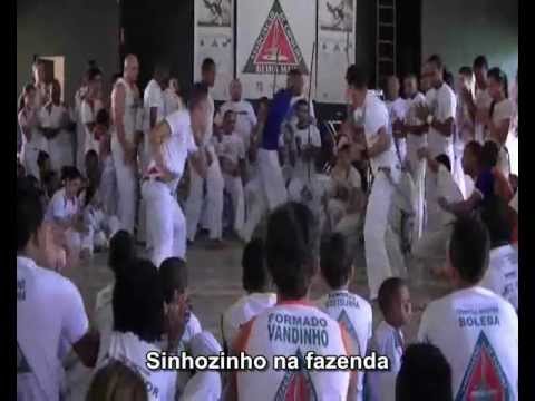 Текст песни Abada-Capoeira - Vento que balanca a cana no canavial