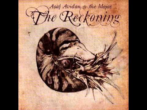 Текст песни Asaf Avidan - Her Lies