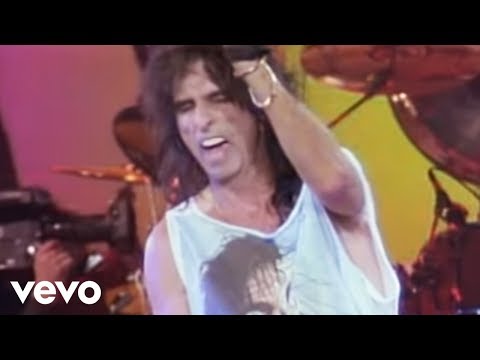 Текст песни ALICE COOPER - Spark In The Dark