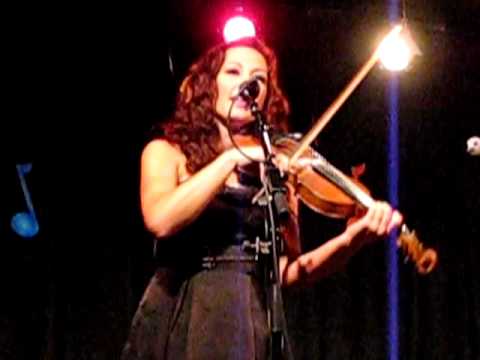 Текст песни Amanda Shires - She Let Go Of Her Kite