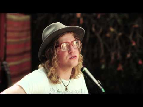 Текст песни Allen Stone - The Bed I Made