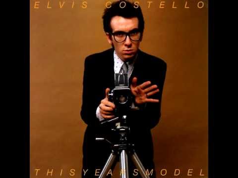 Текст песни Elvis Costello - Little Goody Two Shoes