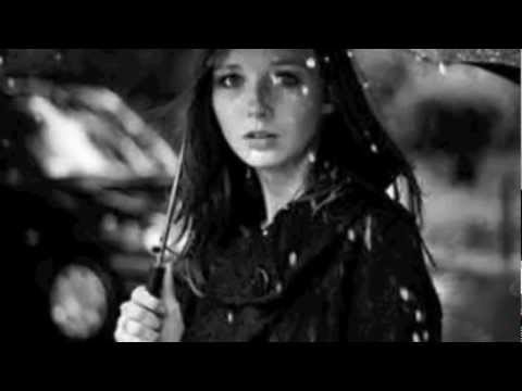 Текст песни Helicopter Girl - Umbrellas In The Rain