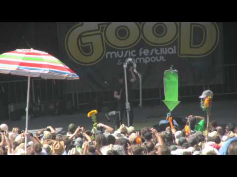 Текст песни  - Sparkle In The Sun