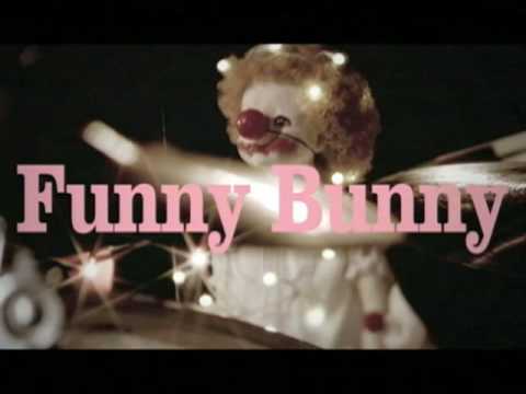Текст песни  - Funny Bunny