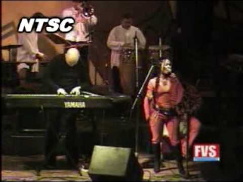 Текст песни  - Mi Cuerpo