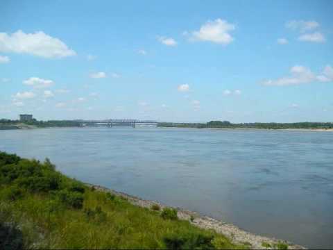 Текст песни  - Miss The Mississippi And You