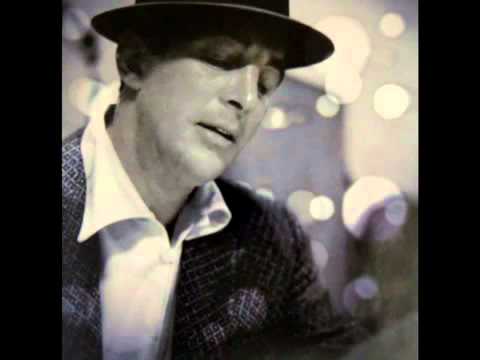 Текст песни Dean Martin - Right Kind Of Woman